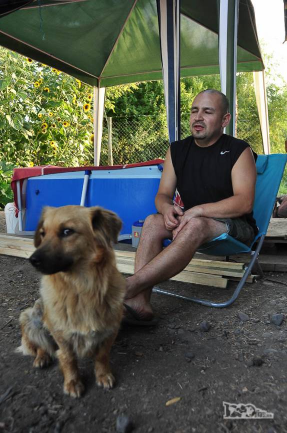 Nosso amigo Pablo nos recebe em sua casa em Pueblo Hundido, na periferia de Rengo, ao sul de Santiago, no Chile